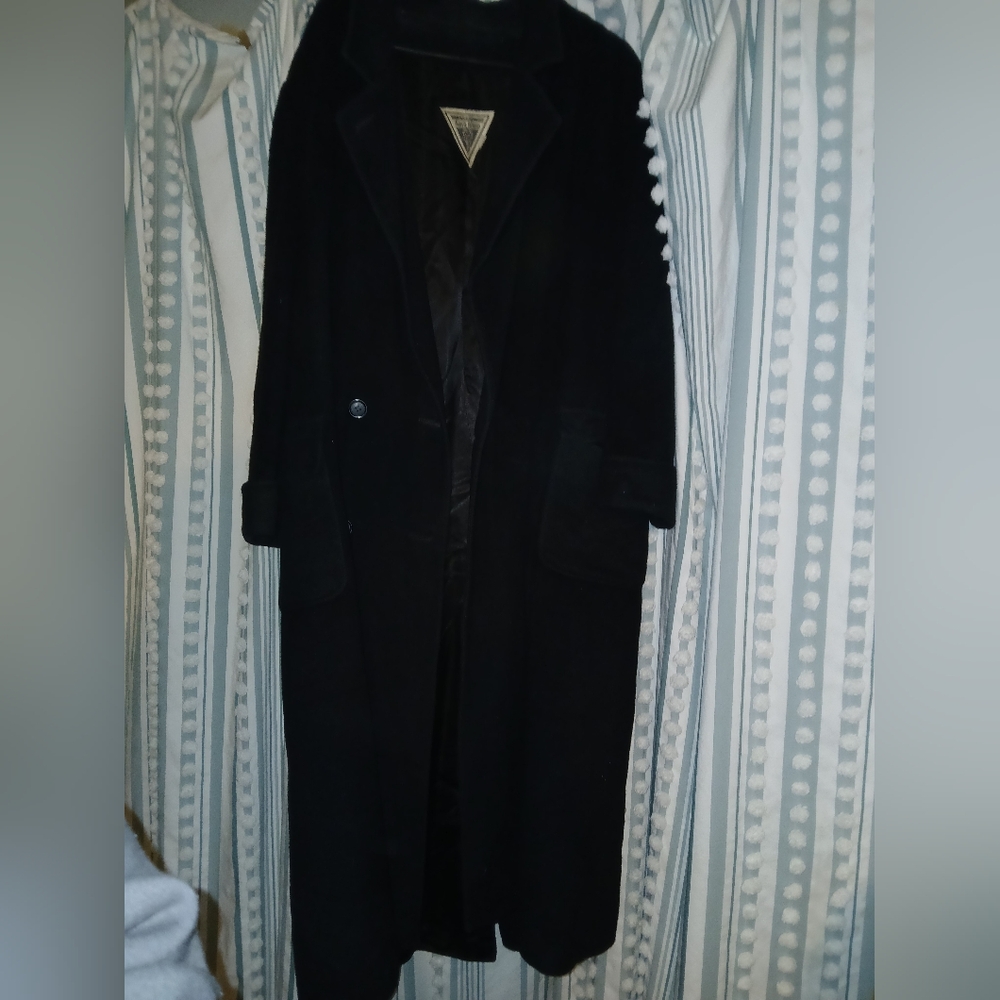 Elegant Black Women's WooL long s Coat size Medium  szr 14